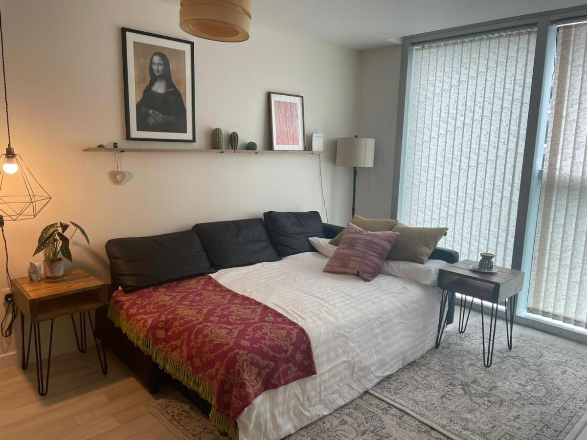 Modern Apartment Located In Cmk Restaurant Quarter Milton Keynes Kültér fotó